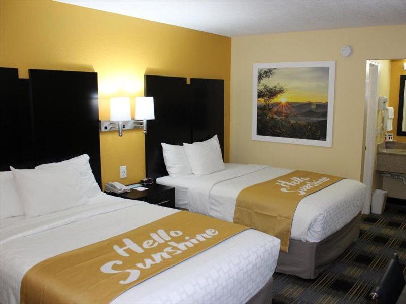 Days Inn By Wyndham Canton Buitenkant foto