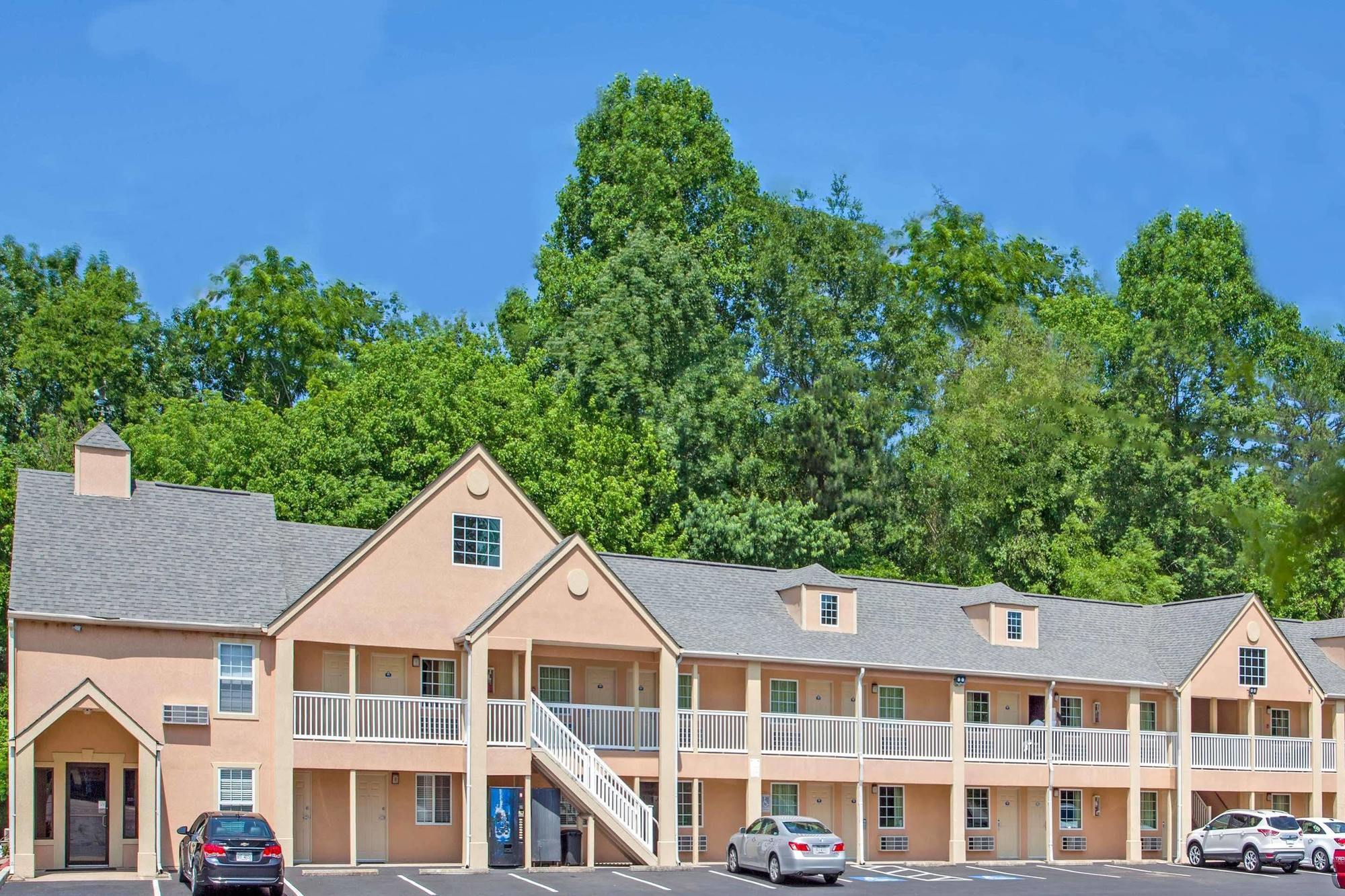 Days Inn By Wyndham Canton Buitenkant foto